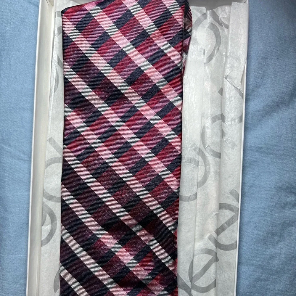 Hugo Boss Men’s 100% Silk Tie Made in Italy Brand New - Picture 5 of 6